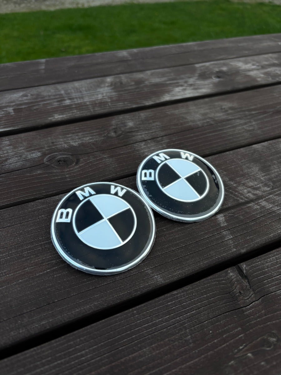 BMW emblems — Black & white, 2 pcs